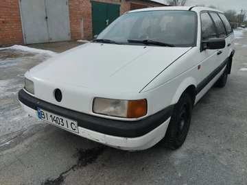Авто Volkswagen Passat Variant 1992 № 8490099