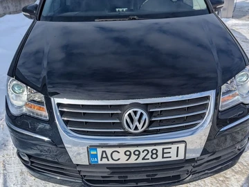 Авто Volkswagen Touran 2010 № 8490168
