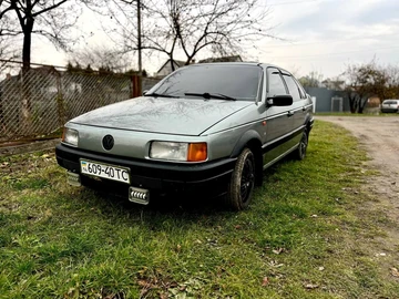 Авто Volkswagen Passat Sedan 1989 № 8490663
