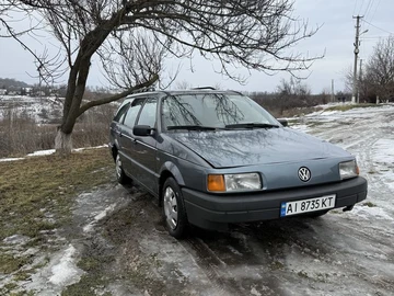 Авто Volkswagen Passat Variant 1993 № 8490855