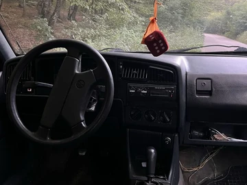 Авто Volkswagen Passat Sedan 1988 № 8491065