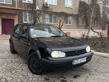 Авто Volkswagen Golf 1999 № 8491575