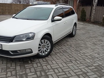 Авто Volkswagen Passat Variant 2012 № 8492236