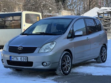 Авто Toyota Corolla Verso 2003 № 8492496