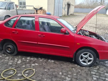 Авто Volkswagen Polo 1998 № 8493076