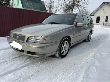 Авто Volvo V70 2001 № 8493109