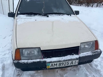 Авто ВАЗ 2109 1992 № 8493443