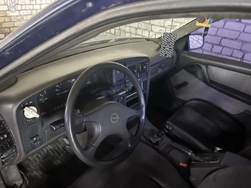 Авто Opel Omega 1995 № 8494096