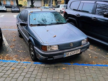 Авто Volkswagen Passat Sedan 1989 № 8494179