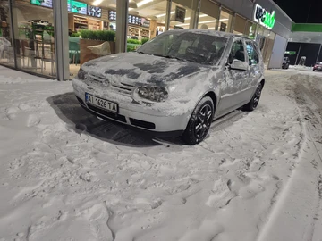 Авто Volkswagen Golf 2000 № 8494769