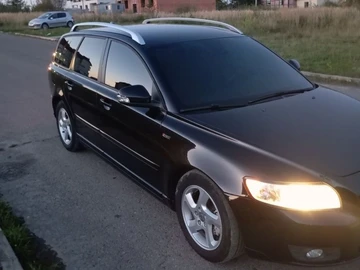 Авто Volvo V50 2011 № 8494792