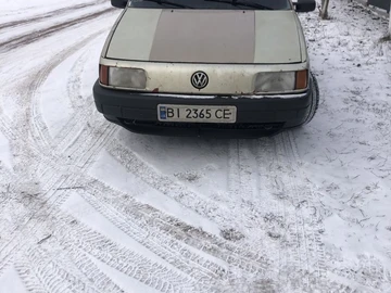 Авто Volkswagen Passat Sedan 1989 № 8495078