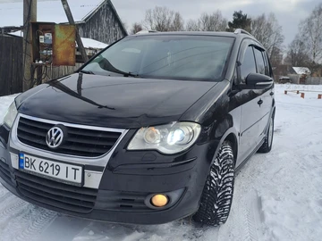 Авто Volkswagen Touran 2009 № 8495897
