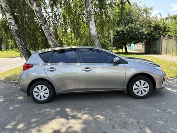 Авто Toyota Auris 2013 № 8496271