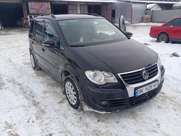 Авто Volkswagen Touran 2010 № 8496353