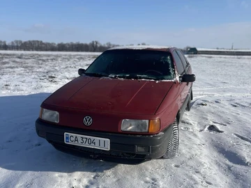 Авто Volkswagen Passat Sedan 1992 № 8496395