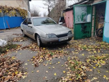 Авто Opel Omega 1987 № 8497054
