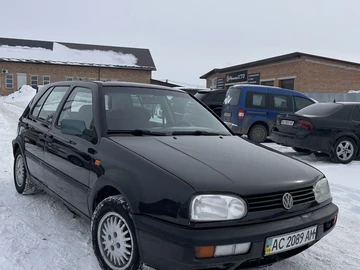 Авто Volkswagen Golf 1993 № 8497474