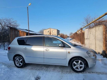 Авто Toyota Avensis Verso 2003 № 8497621