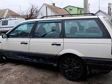 Авто Volkswagen Passat Variant 1992 № 8497900