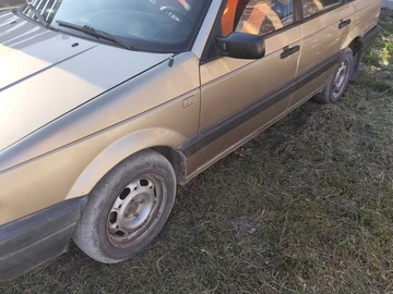 Авто Volkswagen Passat Sedan 1991 № 8499779