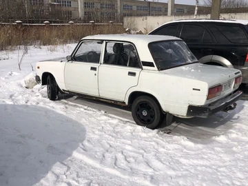 Авто ВАЗ 2107 1992 № 8499902