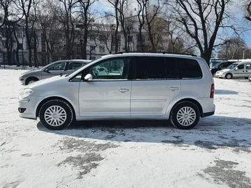 Авто Volkswagen Touran 2007 № 8499992