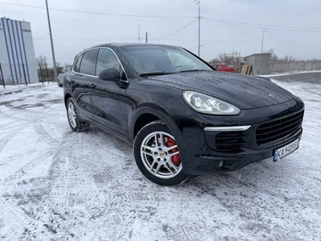 Авто Porsche Cayenne 2015 № 8500061