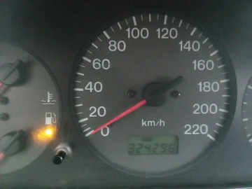 Авто Mazda 323 1999 № 8500128