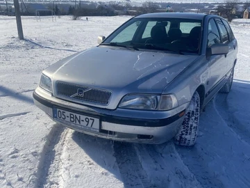 Авто Volvo V40 Kombi 2000 № 8501612