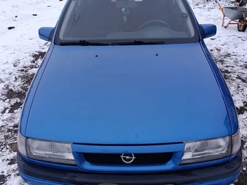 Авто Opel Vectra 1989 № 8502818