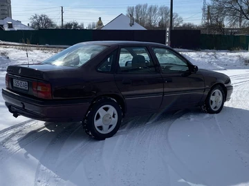 Авто Opel Vectra 1990 № 8502850