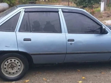 Авто Opel Admiral 1988 № 8503152