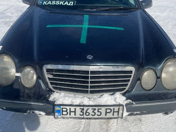 Авто Mercedes 220 2000 № 8503471