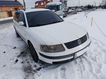 Авто Volkswagen Passat Variant 1999 № 8503477