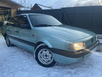 Авто Volkswagen Passat Sedan 1992 № 8503784
