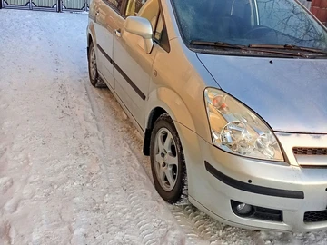 Авто Toyota Corolla Verso 2006 № 8504575