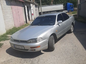 Авто Toyota Camry 1992 № 8504999