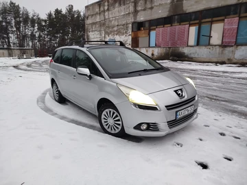 Авто Peugeot 5008 2009 № 8506097