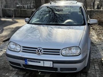 Авто Volkswagen Golf 2000 № 8507097