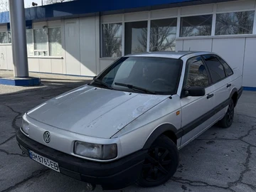 Авто Volkswagen Passat Sedan 1993 № 8507478
