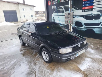 Авто Volkswagen Passat Sedan 1989 № 8509006