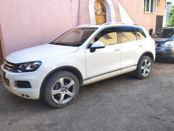 Авто Volkswagen Touareg 2012 № 8509372