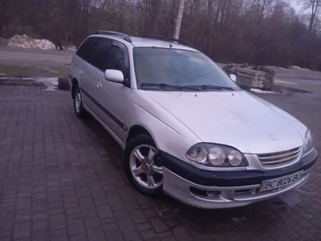 Авто Toyota Avensis Verso 2003 № 8509801