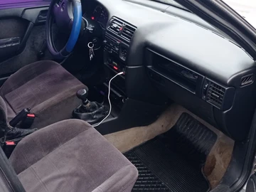Авто Opel Vectra 1992 № 8509892