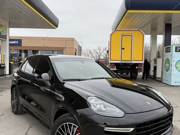 Авто Porsche Cayenne 2015 № 8511606