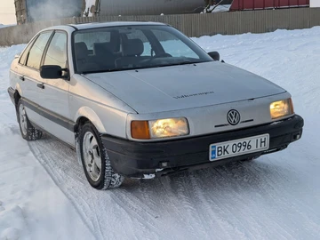 Авто Volkswagen Passat Sedan 1990 № 8511806