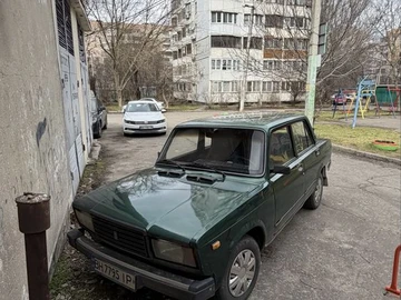 Авто ВАЗ 2107 1989 № 8511951