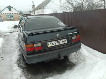 Авто Volkswagen Passat Sedan 1992 № 8512133