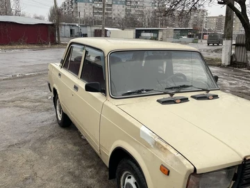 Авто ВАЗ 2107 1988 № 8512306